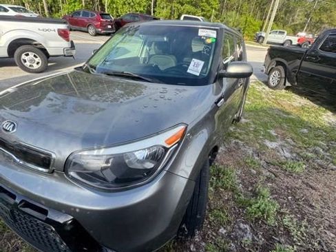 Used 2016 Kia Soul + image 3