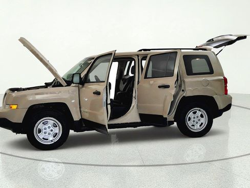Used 2017 Jeep Patriot Sport FWD image 29