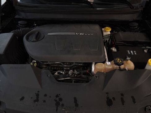 Used 2019 Jeep Cherokee Limited image 36