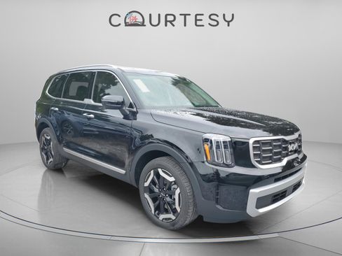 New 2025 Kia Telluride S image 4