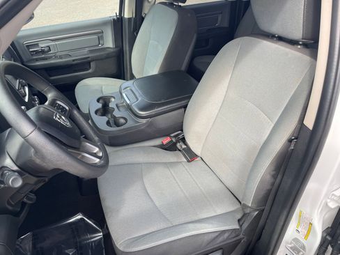 Used 2022 RAM 1500 Classic SLT image 35