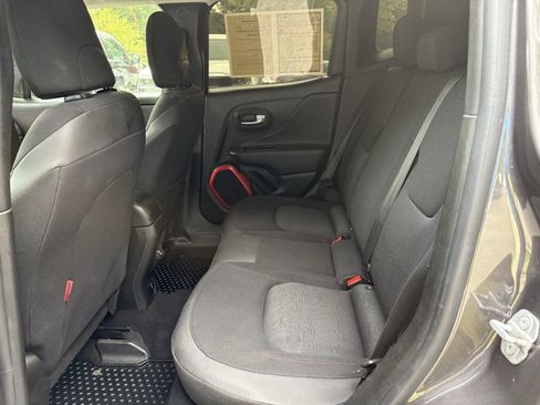 Used 2018 Jeep Renegade Trailhawk image 26