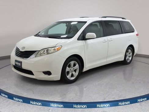Used 2011 Toyota Sienna LE FWD image 1