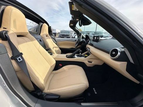 Used 2025 MAZDA MX-5 Miata RF Grand Touring image 28