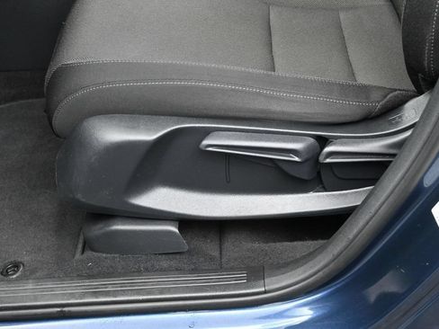 Used 2024 Honda CR-V LX image 17