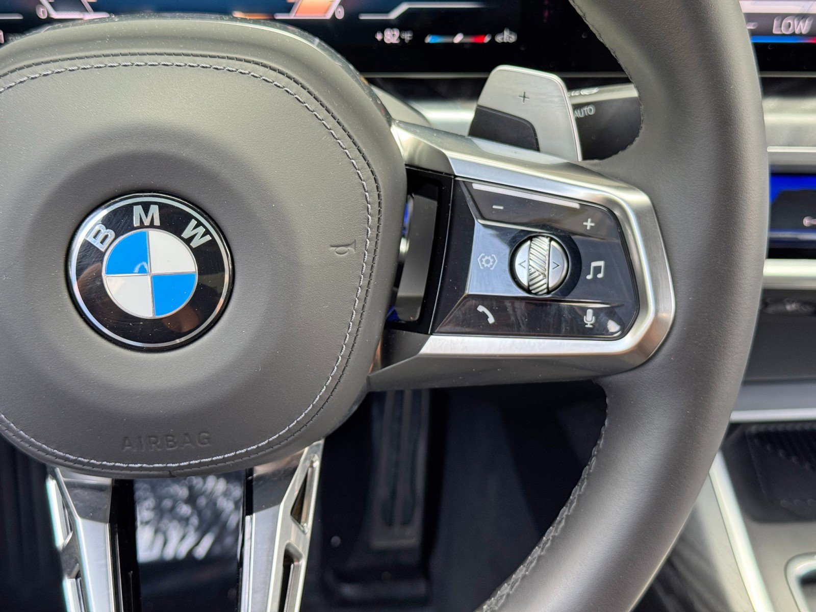 Used 2025 BMW 740i RWD image 24