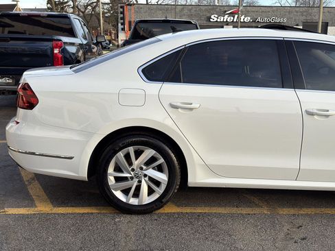 Used 2018 Volkswagen Passat 2.0T SE w/ SE Lighting Package FWD image 11