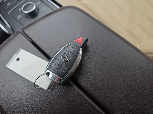 Used 2017 Mercedes-Benz GLS 450 4MATIC image 37