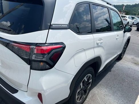Used 2026 Subaru Forester Premium AWD/4WD image 5
