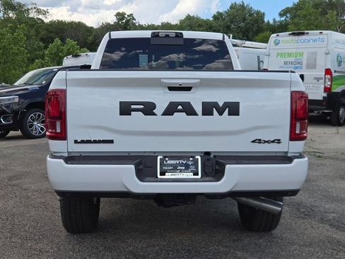 New 2026 RAM 2500 Laramie AWD/4WD image 15