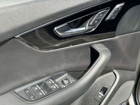 Used 2018 Audi Q7 3.0T Prestige image 20