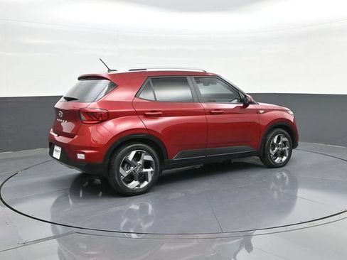 Used 2024 Hyundai Venue SEL FWD image 15