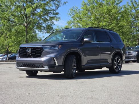 Certified 2025 Honda Pilot Elite image 22