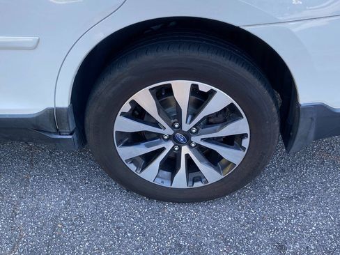 Used 2016 Subaru Outback 2.5i Limited AWD/4WD image 9