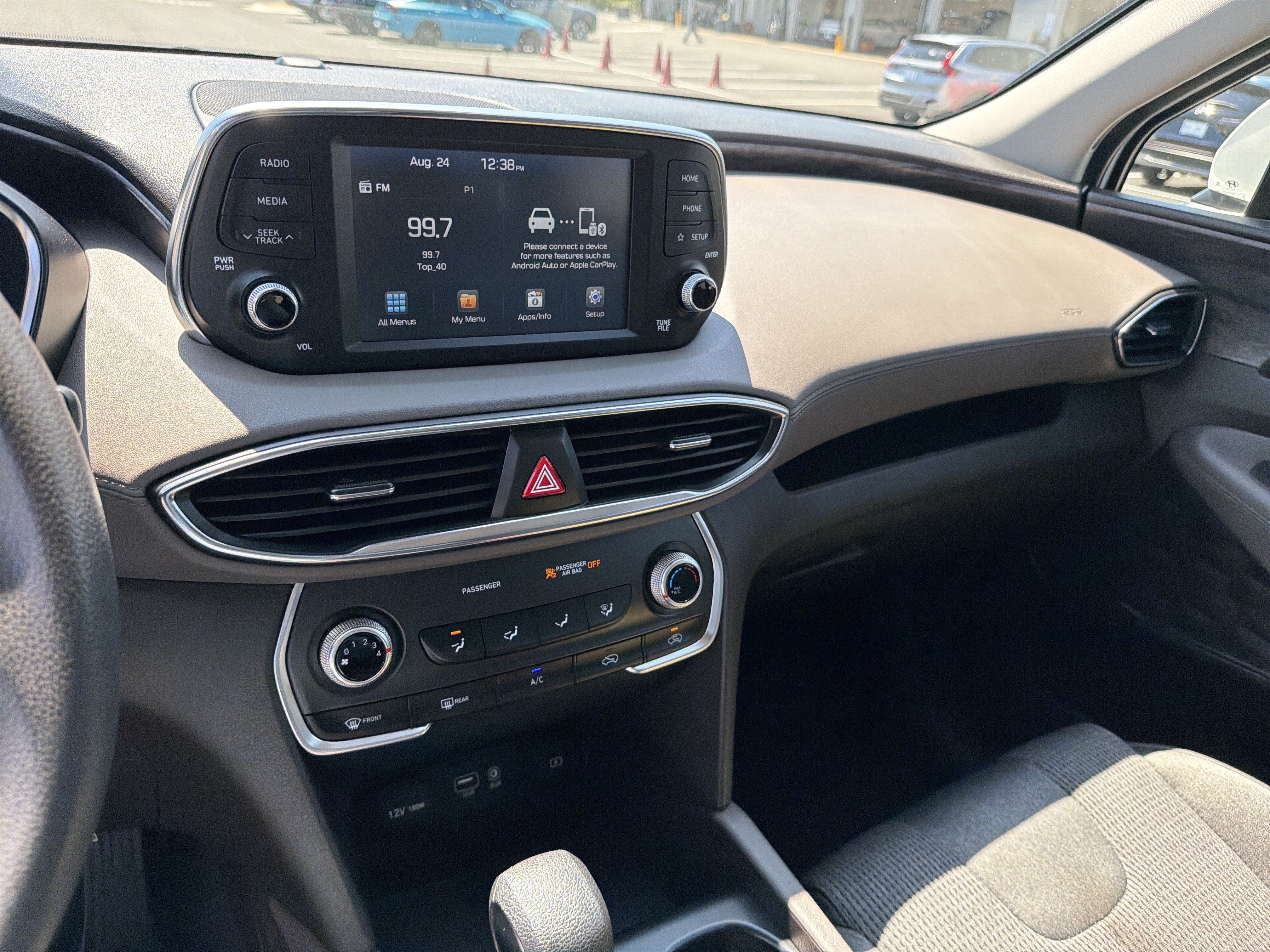 Used 2020 Hyundai Santa Fe SE FWD image 29