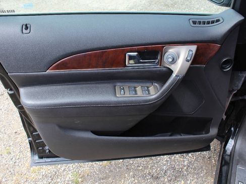 Used 2014 Lincoln MKX AWD w/ Equipment Group 102A image 18