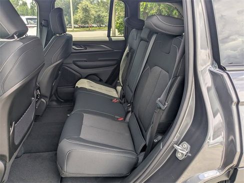 New 2025 Jeep Grand Cherokee Laredo X w/ Luxury Tech Group I image 13