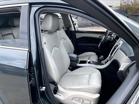 Used 2016 Cadillac SRX Luxury w/ Driver Awareness Package image 9