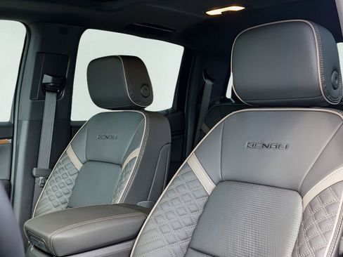 New 2026 GMC Canyon Denali AWD/4WD image 11