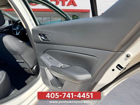 Used 2025 Nissan Altima 2.5 SV FWD image 28