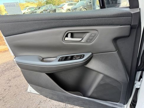 New 2026 Nissan Leaf Platinum+ w/ Cargo Package (Platinum+) image 21