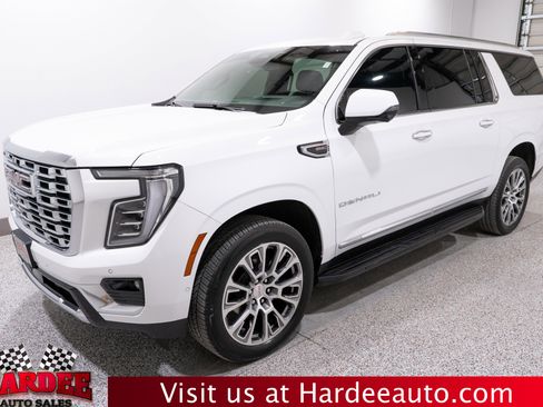 Used 2025 GMC Yukon XL Denali image 2