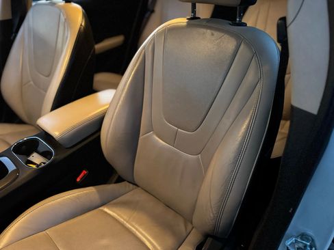 Used 2011 Chevrolet Volt Premium w/ Premium Trim Package image 16