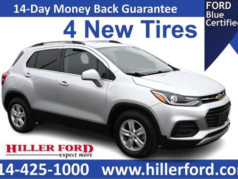 Used 2018 Chevrolet Trax LT w/ LT Convenience Package image 1