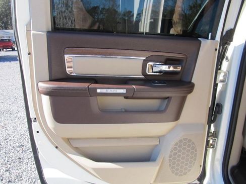 Used 2017 RAM 2500 Laramie w/ Convenience Group image 37