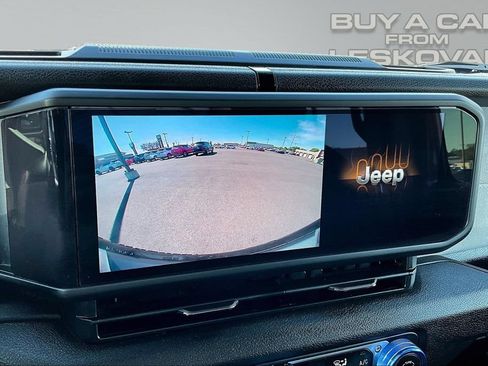Used 2024 Jeep Wrangler Unlimited w/ Convenience Group AWD/4WD image 21