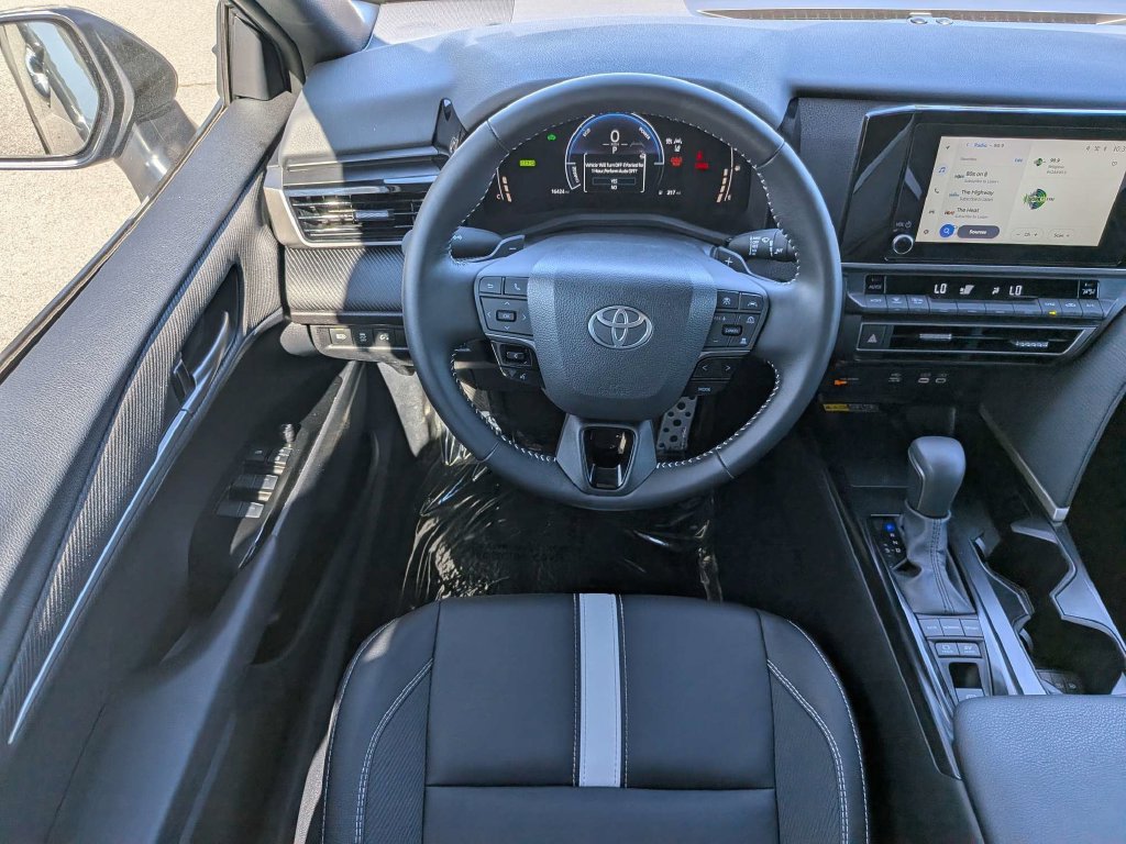 Used 2026 Toyota Camry SE FWD image 14