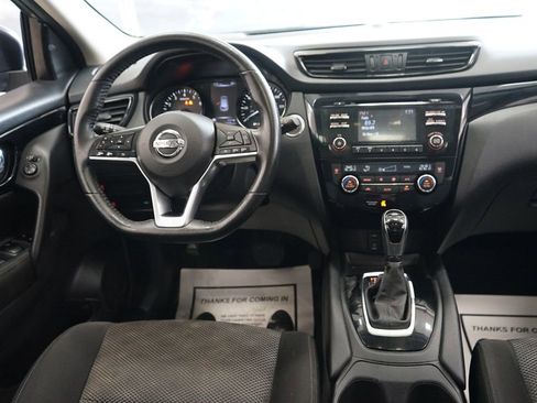 Used 2018 Nissan Rogue Sport SV image 11