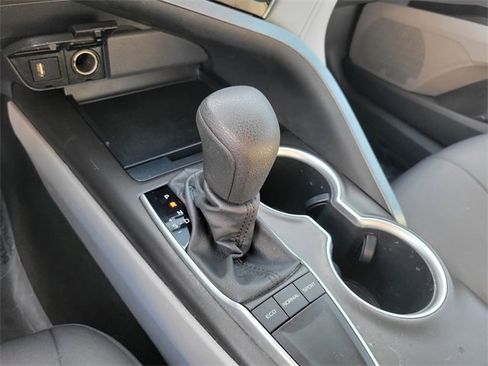 Used 2022 Toyota Camry LE image 29