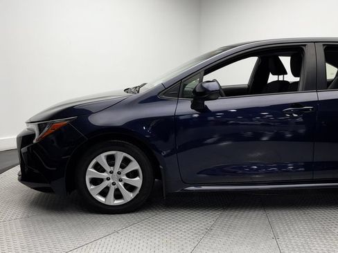 Used 2023 Toyota Corolla LE w/ Carpet Mat Package (TMS) FWD image 5