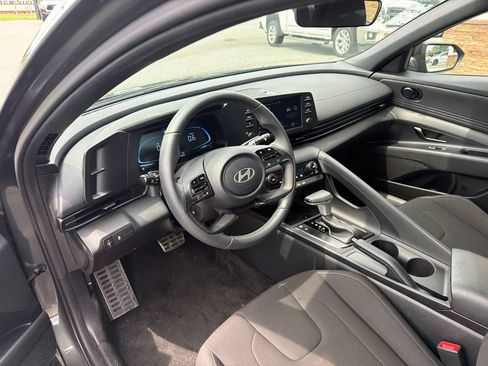 Used 2026 Hyundai Elantra Sport FWD image 4