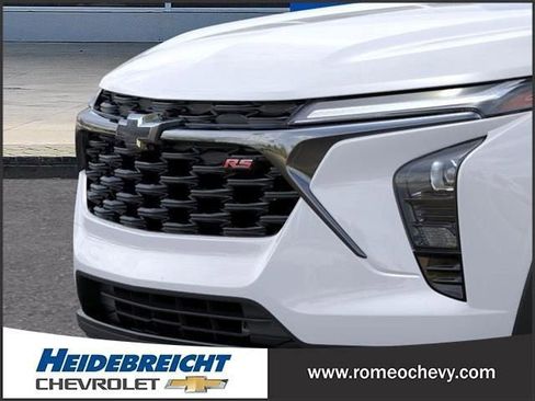 New 2025 Chevrolet Trax RS w/ Sunroof Package image 14