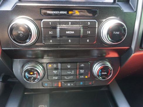 Used 2020 Ford F150 Lariat w/ Equipment Group 502A Luxury AWD/4WD image 22