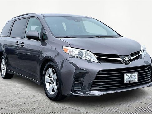 Used 2020 Toyota Sienna LE image 12