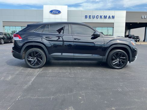 Used 2022 Volkswagen Atlas Cross Sport SE FWD image 6