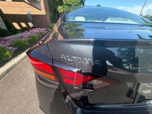 Used 2019 Nissan Altima 2.5 SL FWD image 8