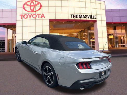 Used 2025 Ford Mustang Premium RWD image 7