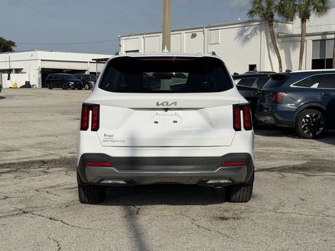 Certified 2025 Kia Sorento EX FWD image 6