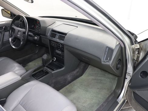 Used 1987 Acura Legend L image 19