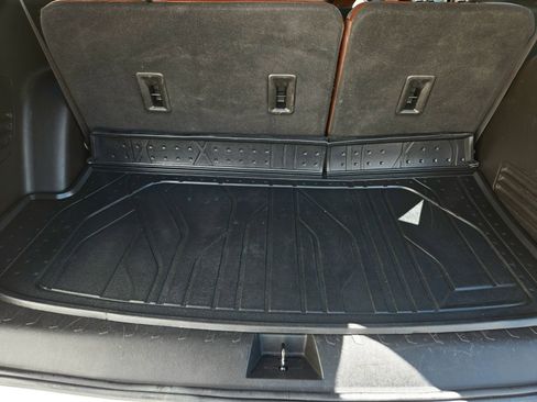 Used 2018 Chevrolet Traverse High Country image 29