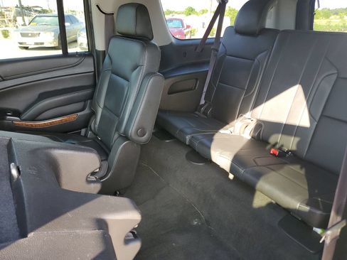 Used 2017 Chevrolet Suburban Premier AWD/4WD image 31