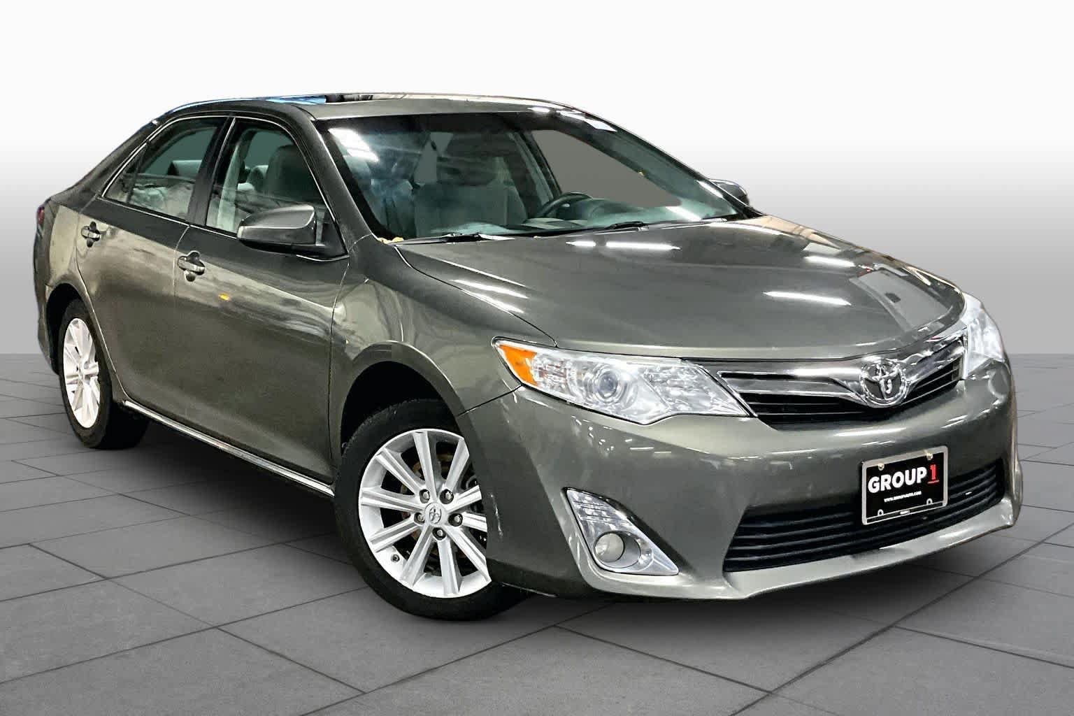 Used 2014 Toyota Camry XLE FWD image 3