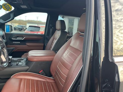 Used 2024 GMC Sierra 1500 Denali Ultimate image 9