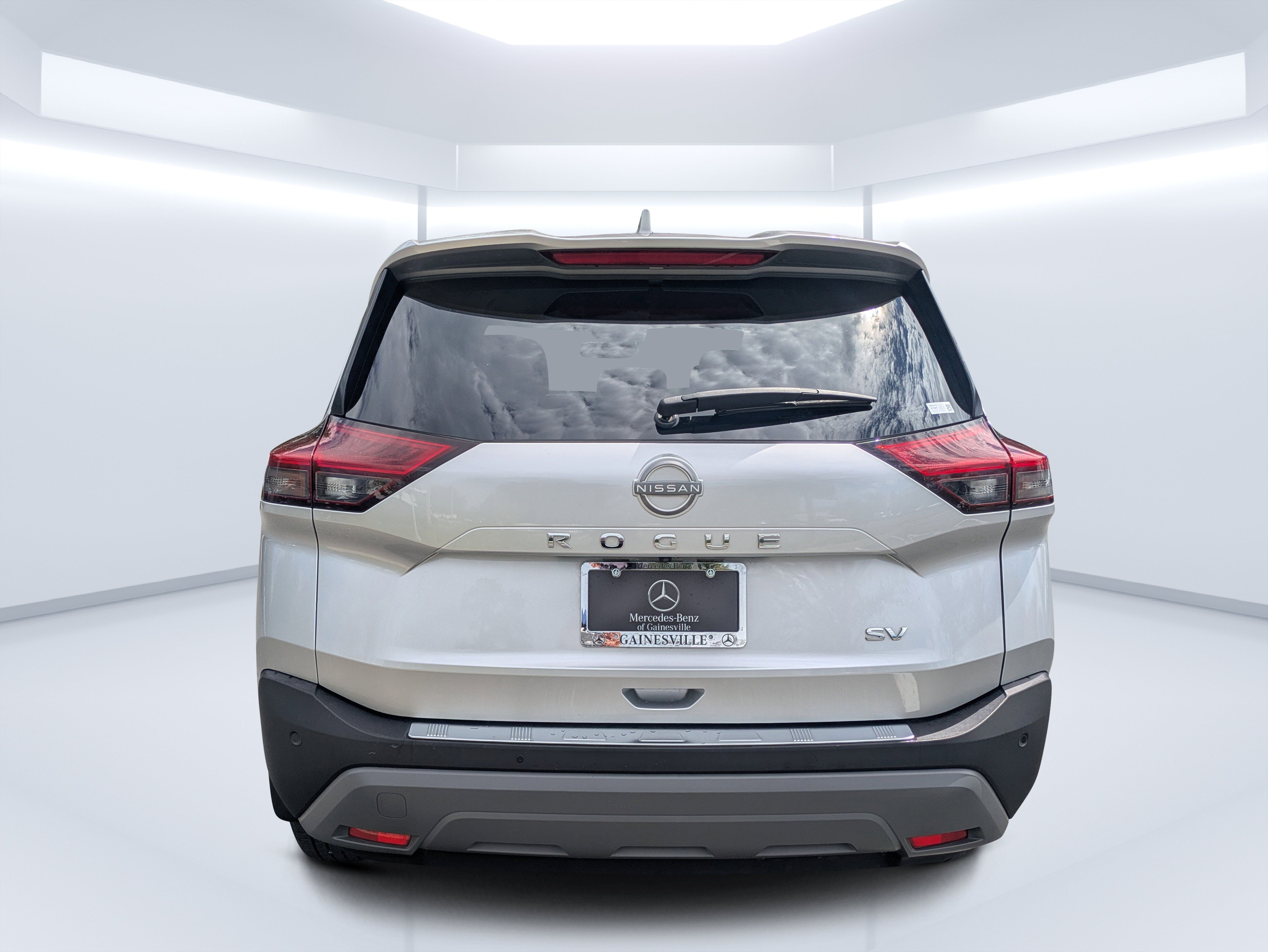 Used 2023 Nissan Rogue SV FWD image 4