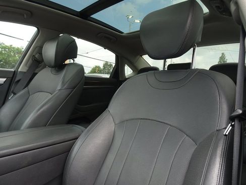 Used 2018 Genesis G80 3.8 w/ Option Group 02 AWD/4WD image 10