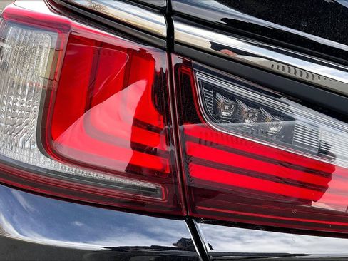 Used 2023 Lexus ES 350 F Sport w/ Accessory Package (Z2) image 29